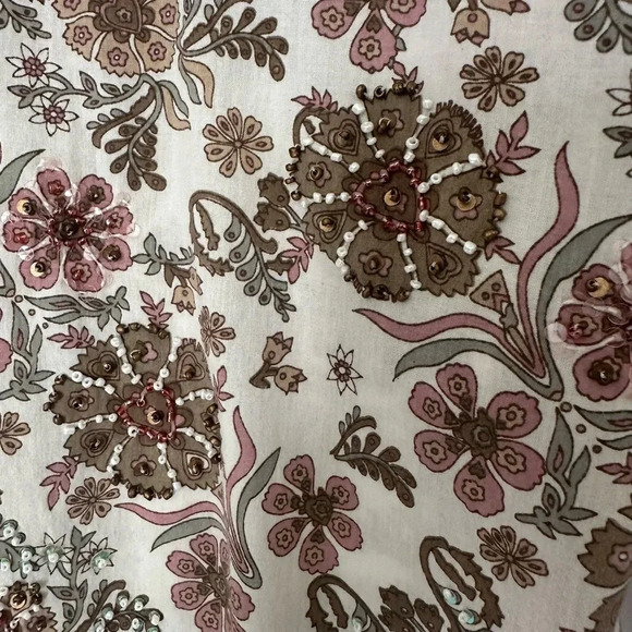 Women’s Cato blouse with beads on the front t and wrap tie in the back. Size L - Picture 10 of 13